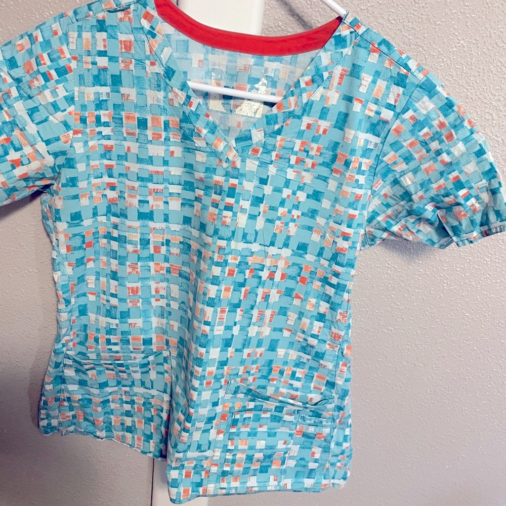 Vera bradly small scrub top